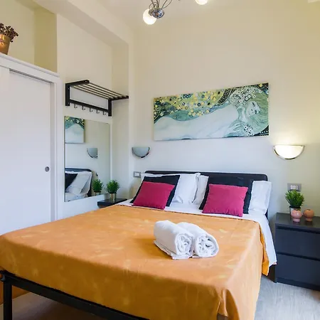 Old Bridge Cozy Penthouse Apartment *