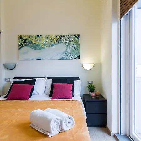 Old Bridge Cozy Penthouse Florence